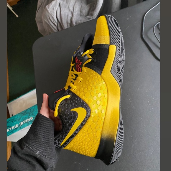 Kyrie 3 Mens Bruce Lee - Picture 6 of 7